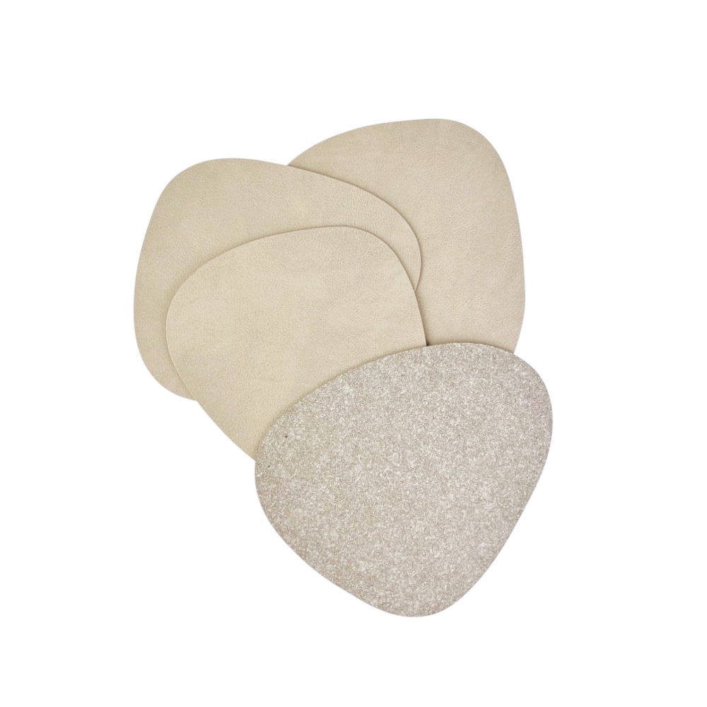 Asymmetrische Leder-Untersetzer Curve 4 Stück Sand 11 x 13 cm