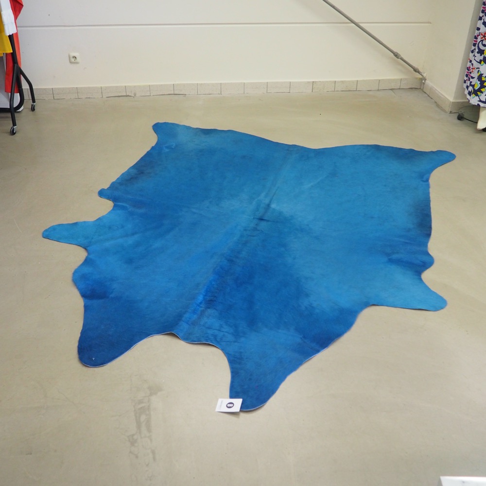 Kuhfell Blau 100% Kuhfell ca. 200x 180cm Unikat Einzelstück