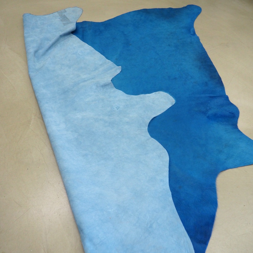 Kuhfell Blau 100% Kuhfell ca. 200x 180cm Unikat Einzelstück