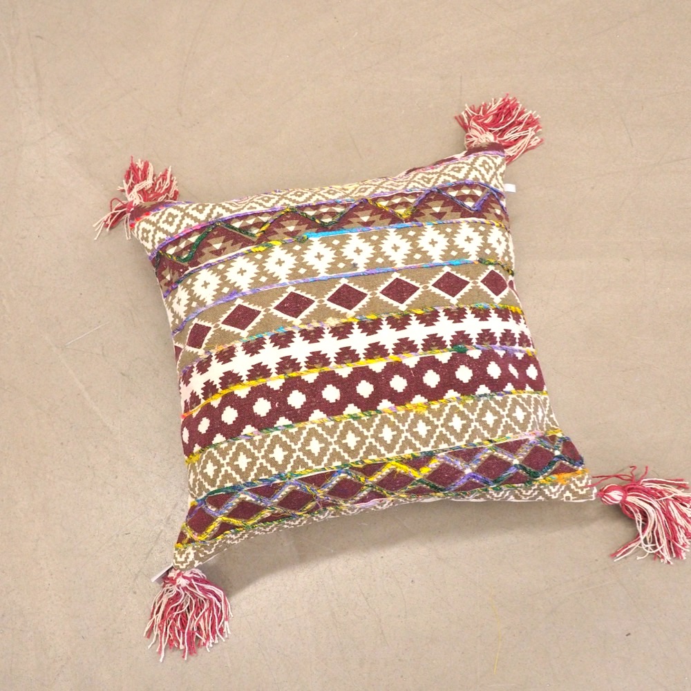 Ethno Kissenhülle Mahesana mit Quasten ca. 45 x 45 cm