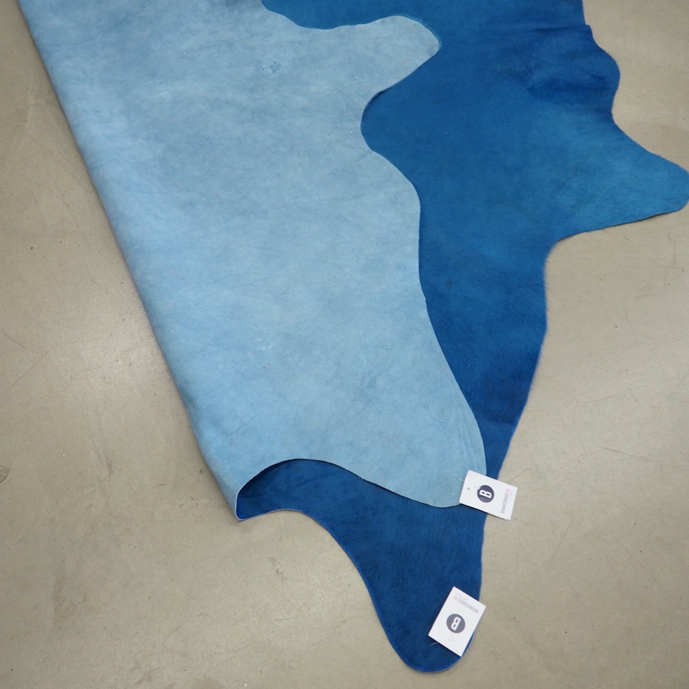 Kuhfell Blau 100% Kuhfell ca. 200x 180cm Unikat Einzelstück