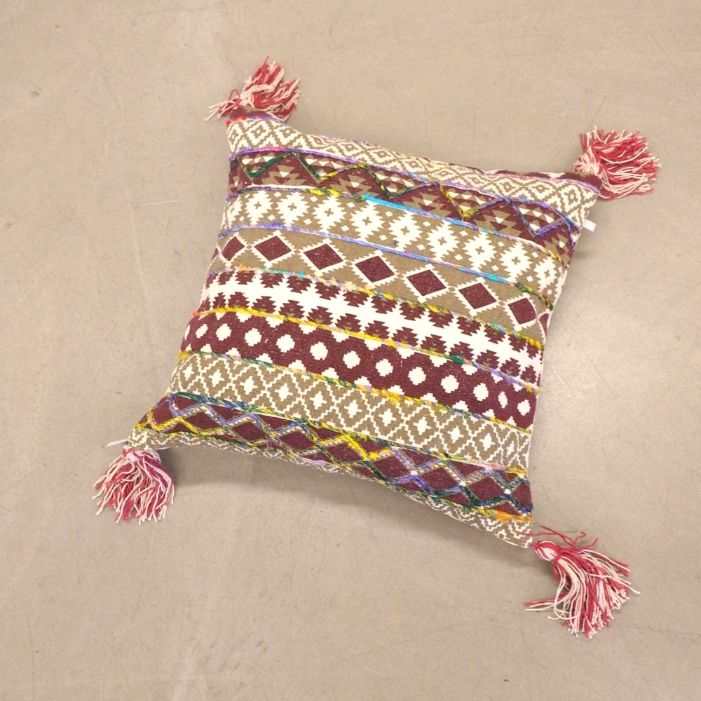Ethno Kissenhülle Mahesana mit Quasten ca. 45 x 45 cm